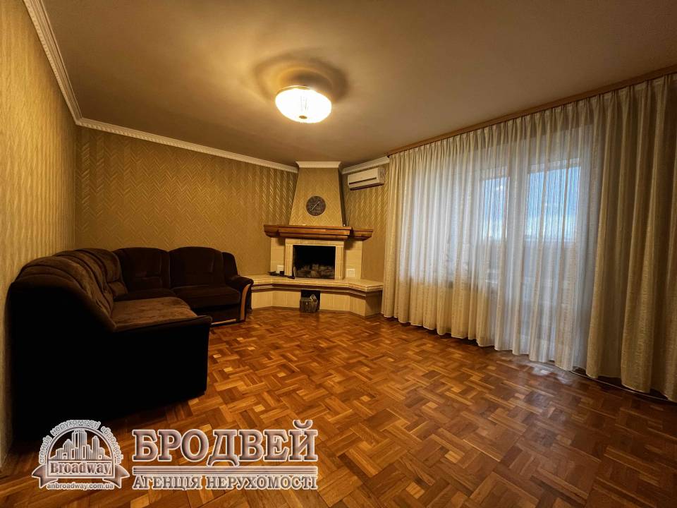 1000variantiv Real Estate