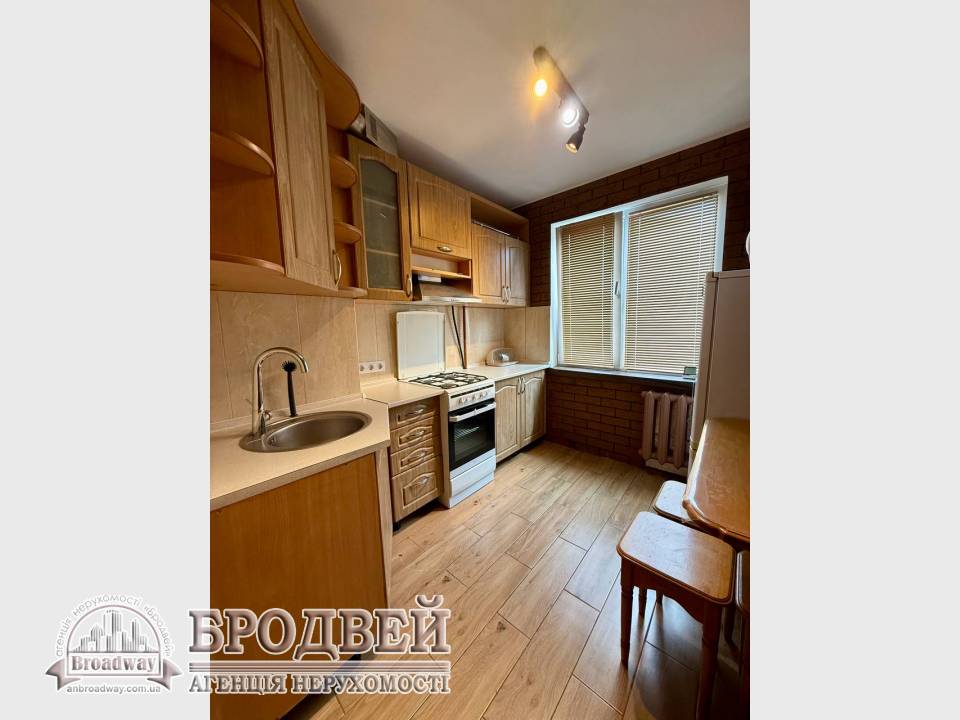 1000variantiv Real Estate