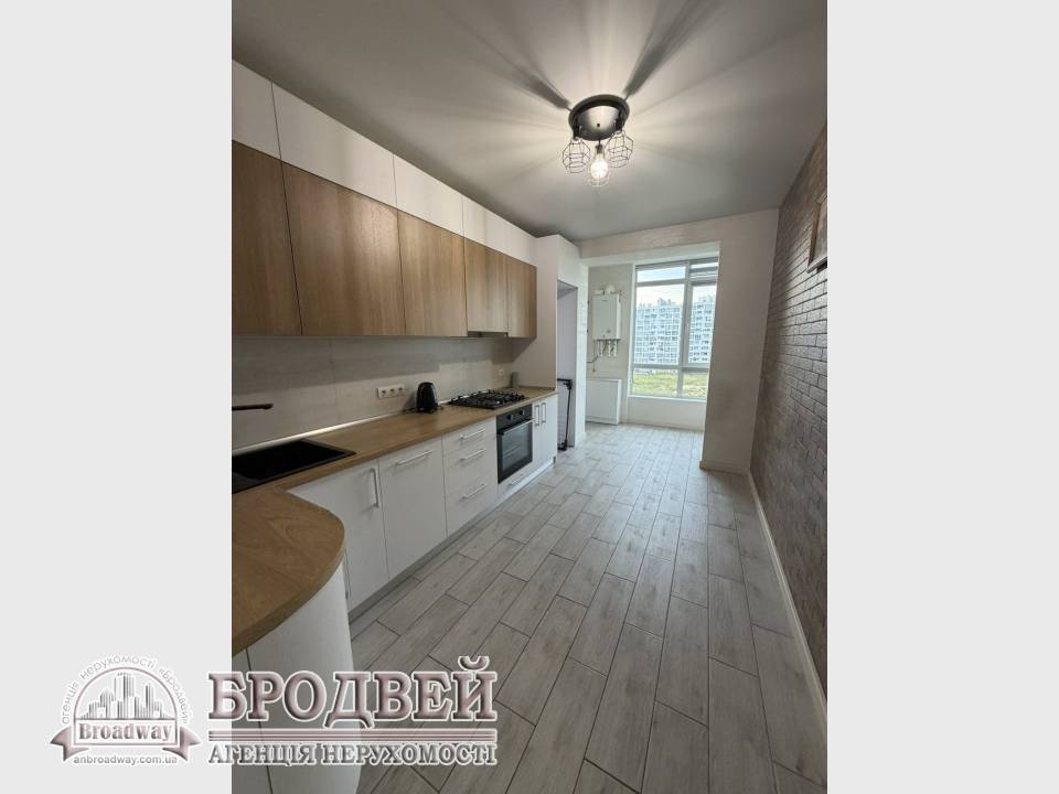 1000variantiv Real Estate