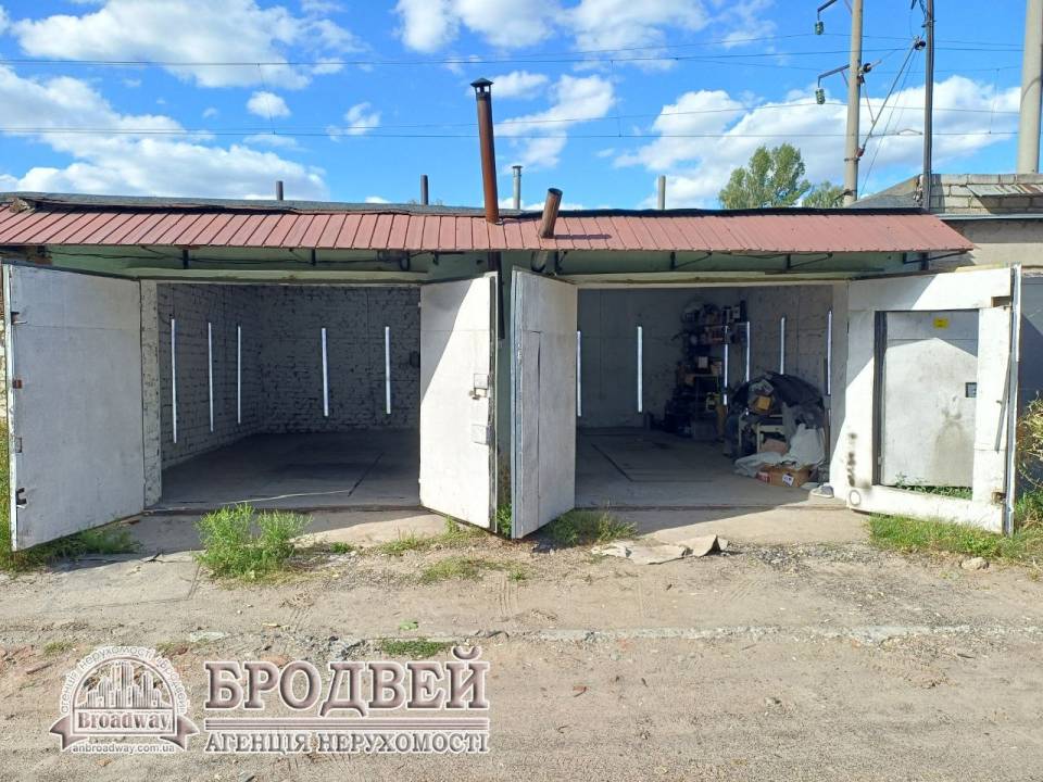 1000variantiv Real Estate