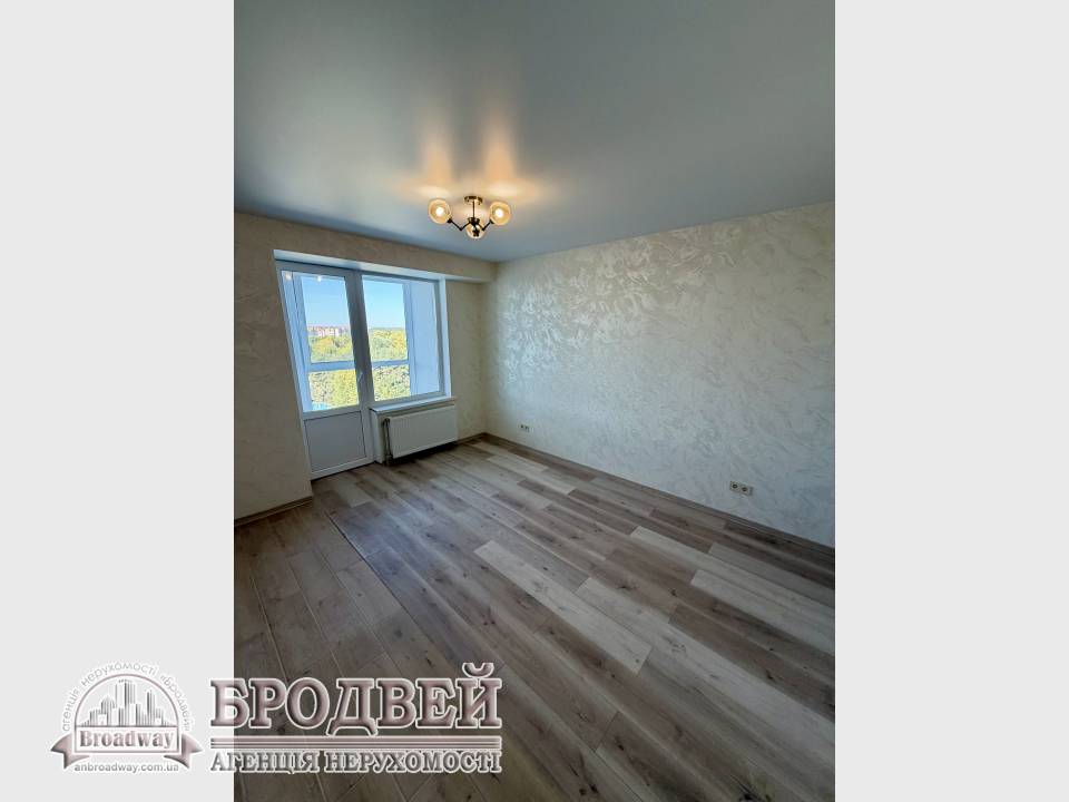 1000variantiv Real Estate